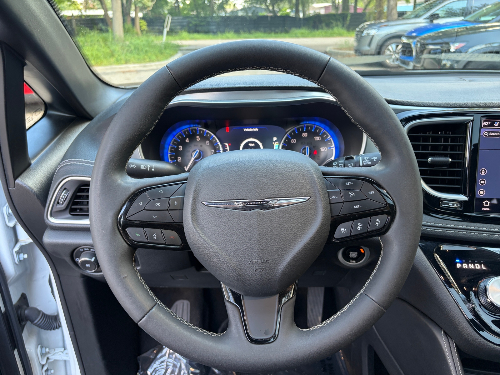 Thumbnail: 2025 Chrysler Pacifica - 5