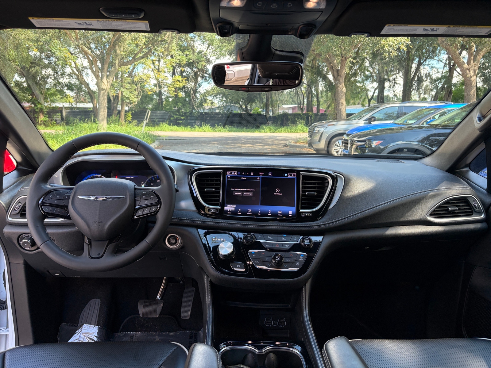 Thumbnail: 2025 Chrysler Pacifica - 3