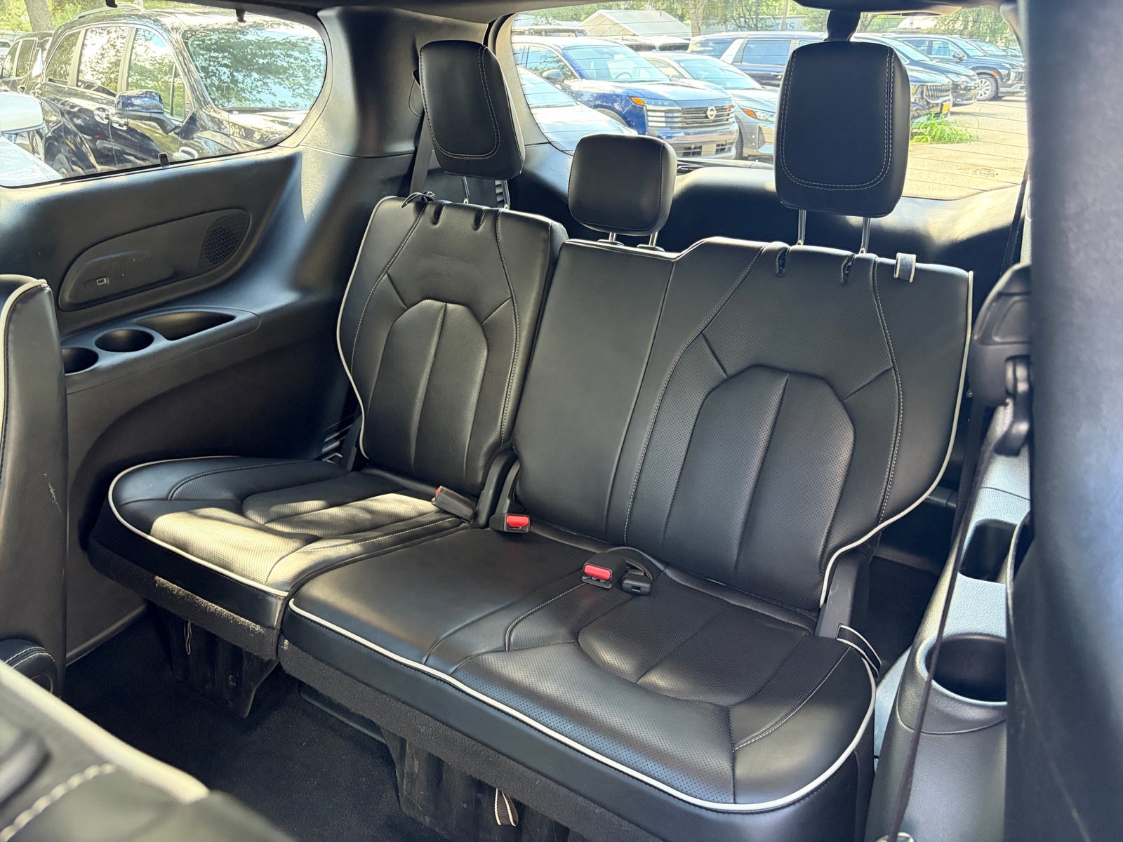 Thumbnail: 2025 Chrysler Pacifica - 6