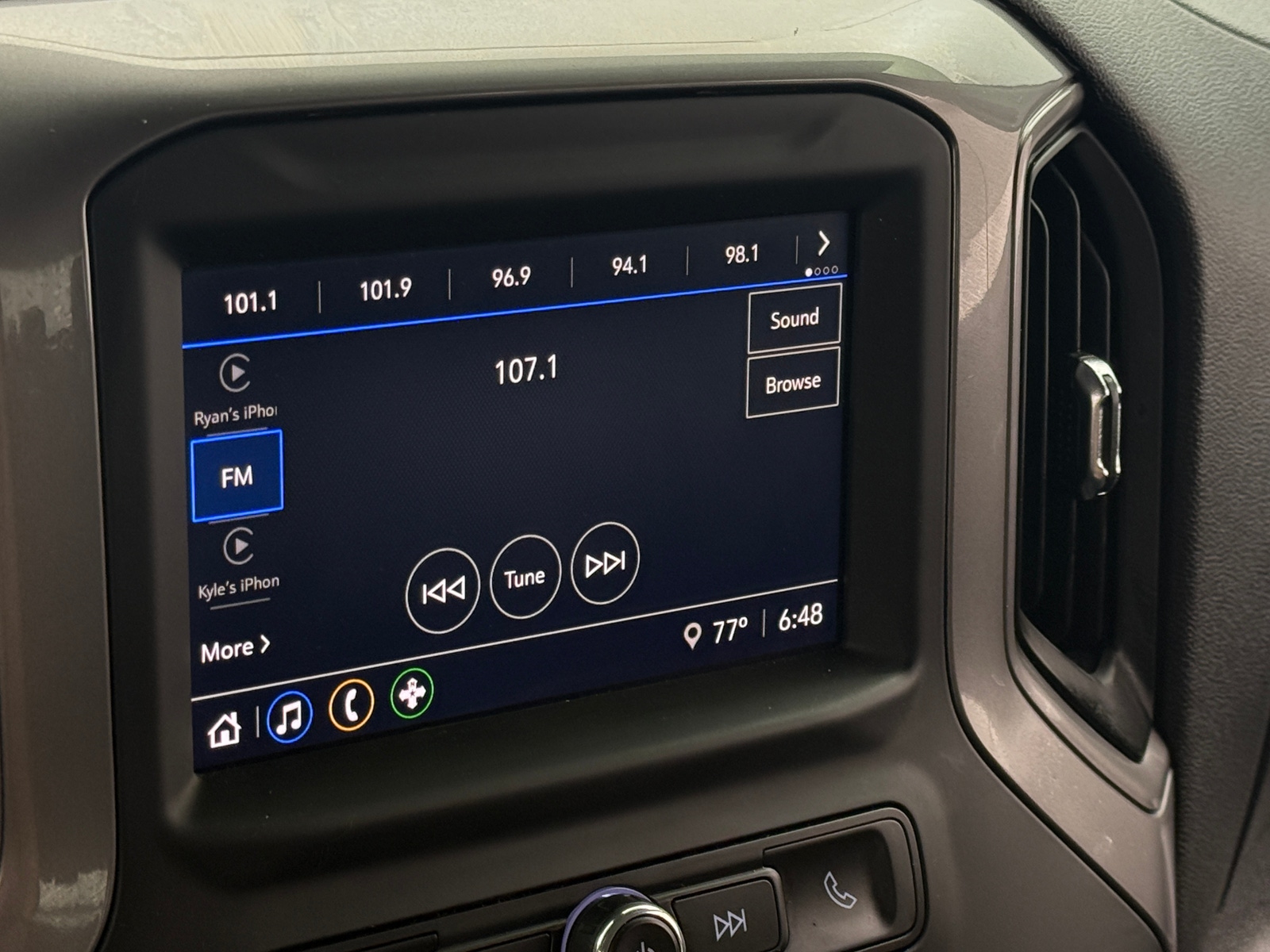 Thumbnail: 2023 Chevrolet Silverado 1500 - 4