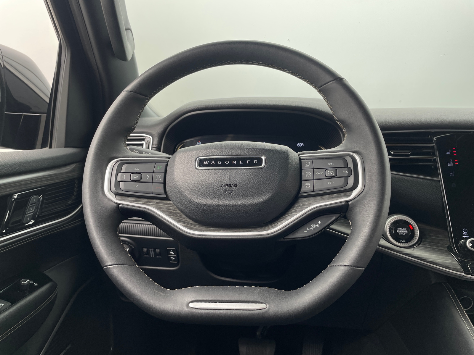 Thumbnail: 2024 Jeep Wagoneer - 4
