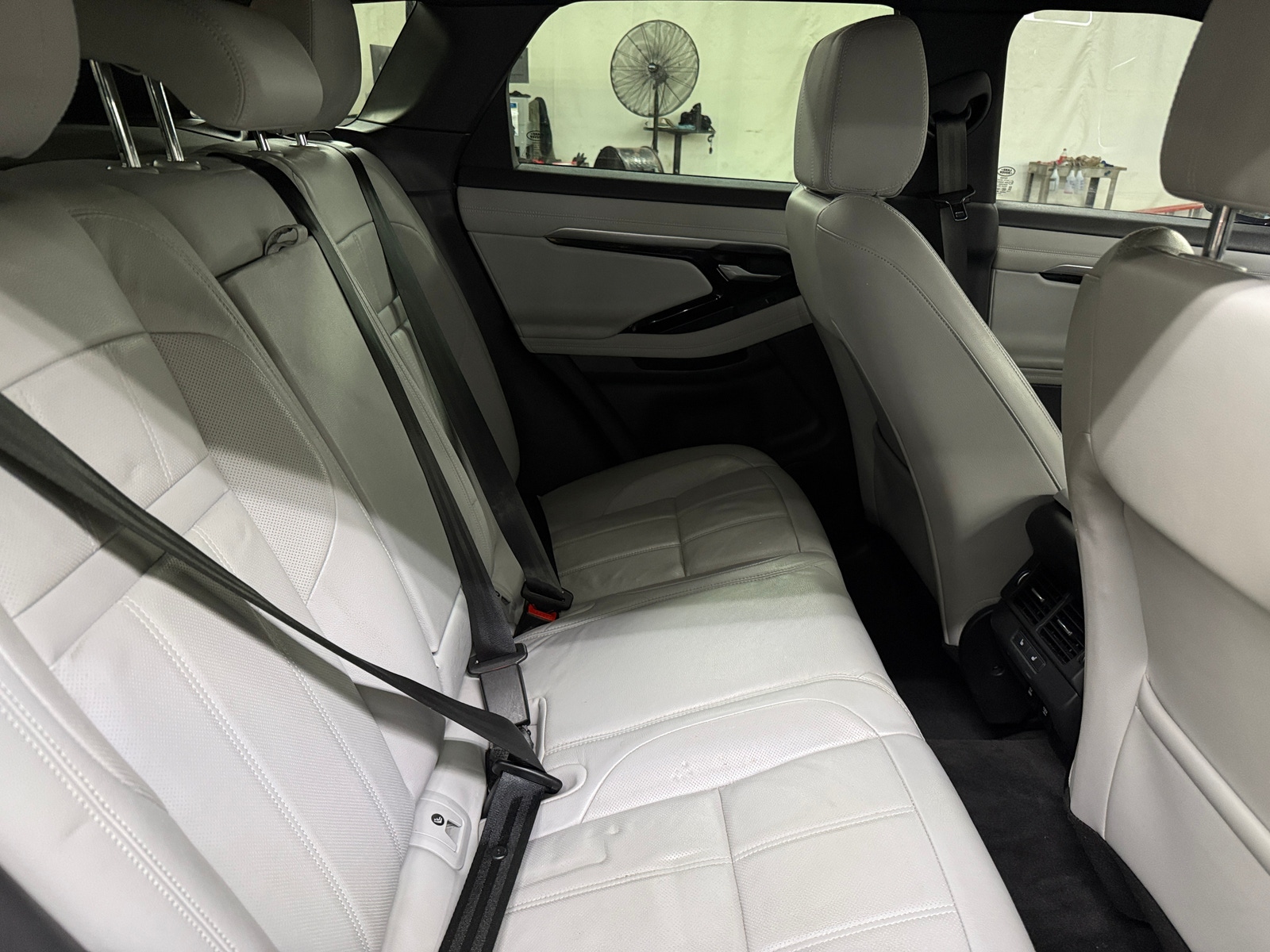 Thumbnail: 2020 Land Rover Range Rover Evoque - 5