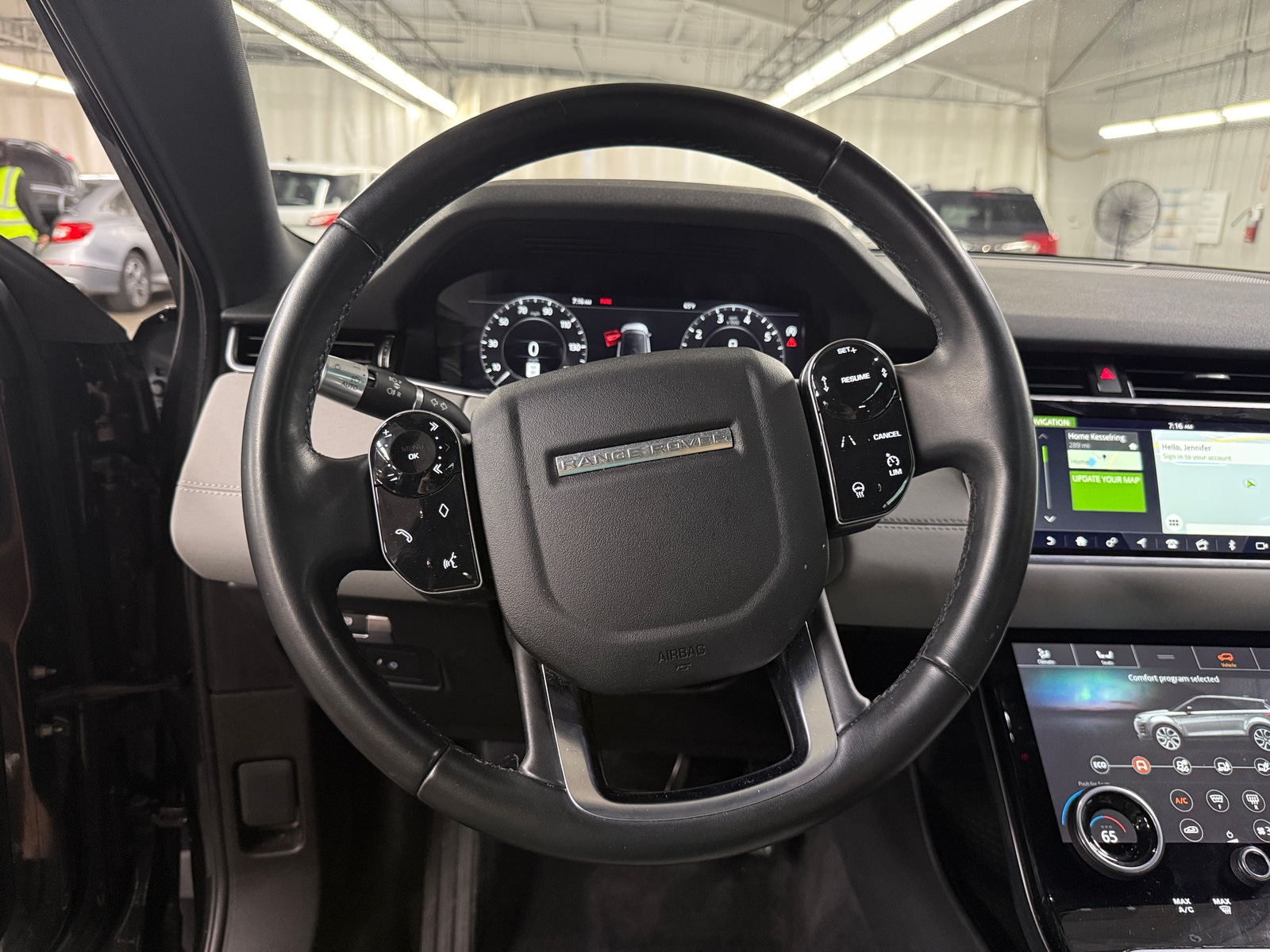 Thumbnail: 2020 Land Rover Range Rover Evoque - 4