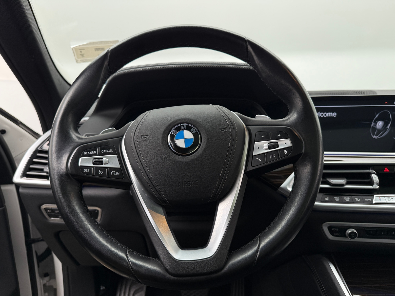 Thumbnail: 2021 BMW X6 - 4