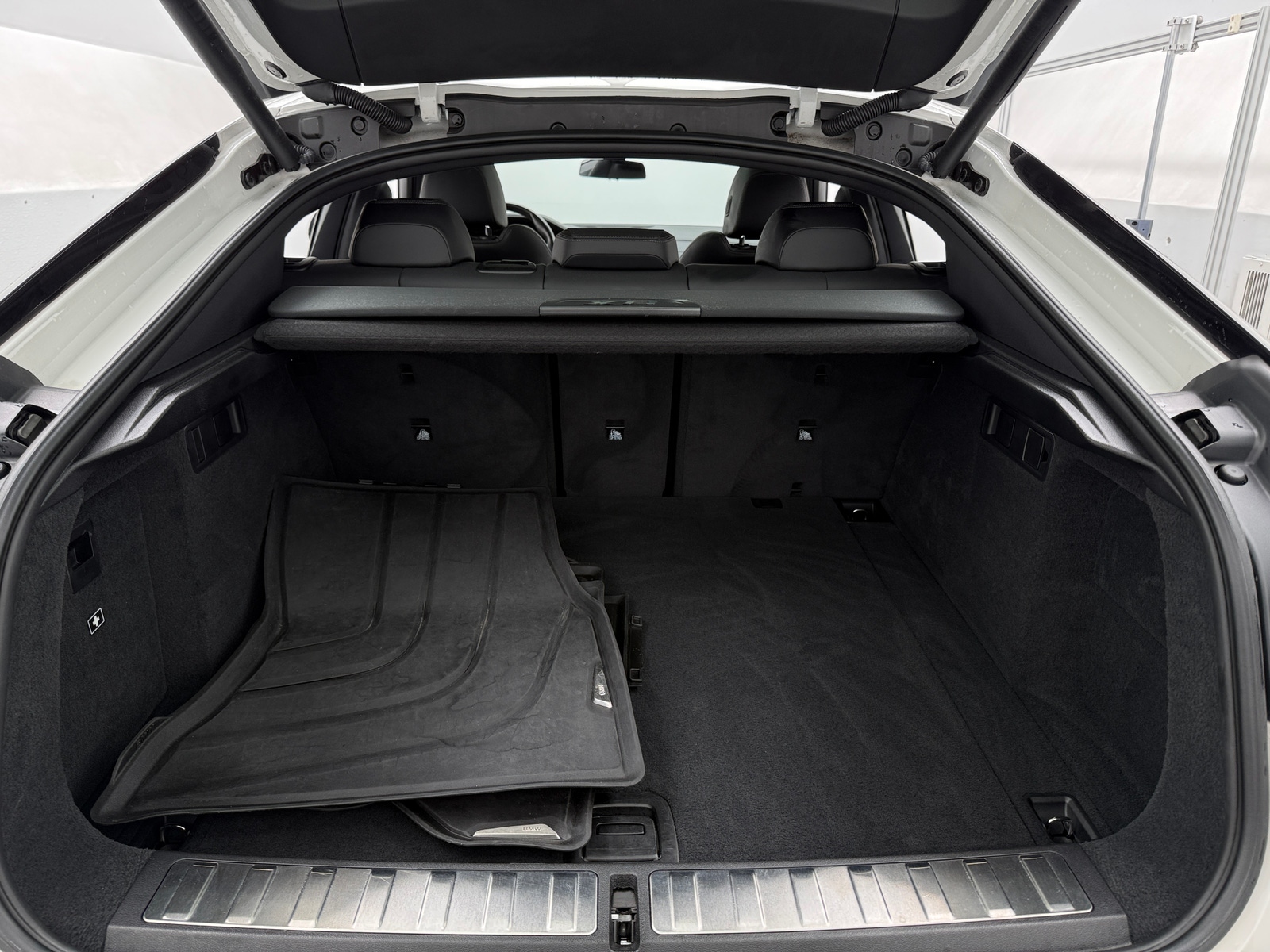 Thumbnail: 2021 BMW X6 - 6