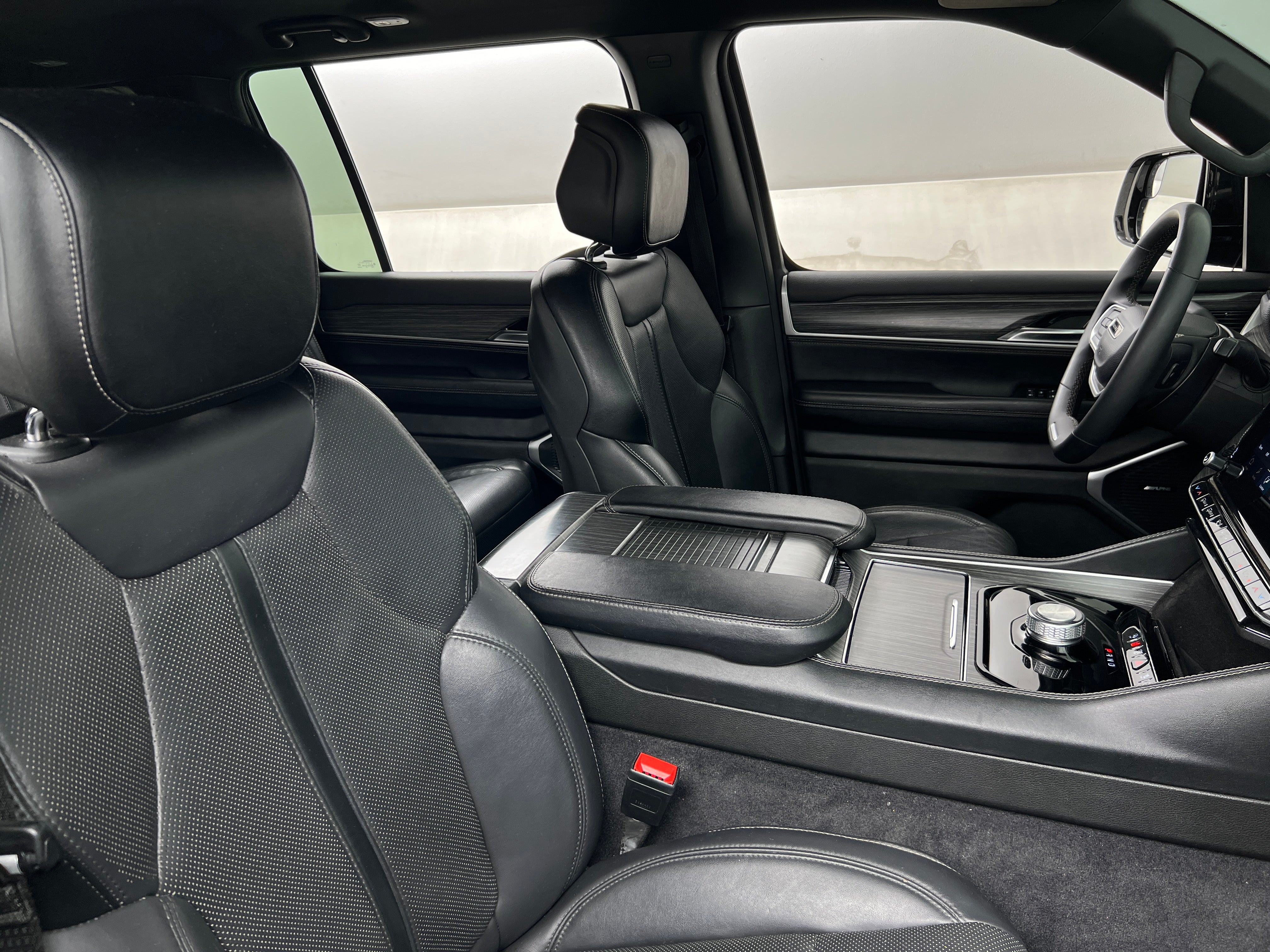 2024 Jeep Wagoneer L