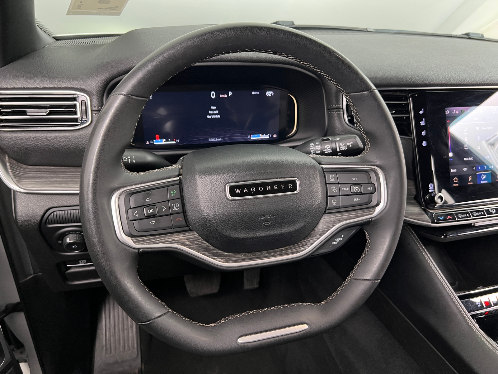 Thumbnail: 2024 Jeep Wagoneer - 4