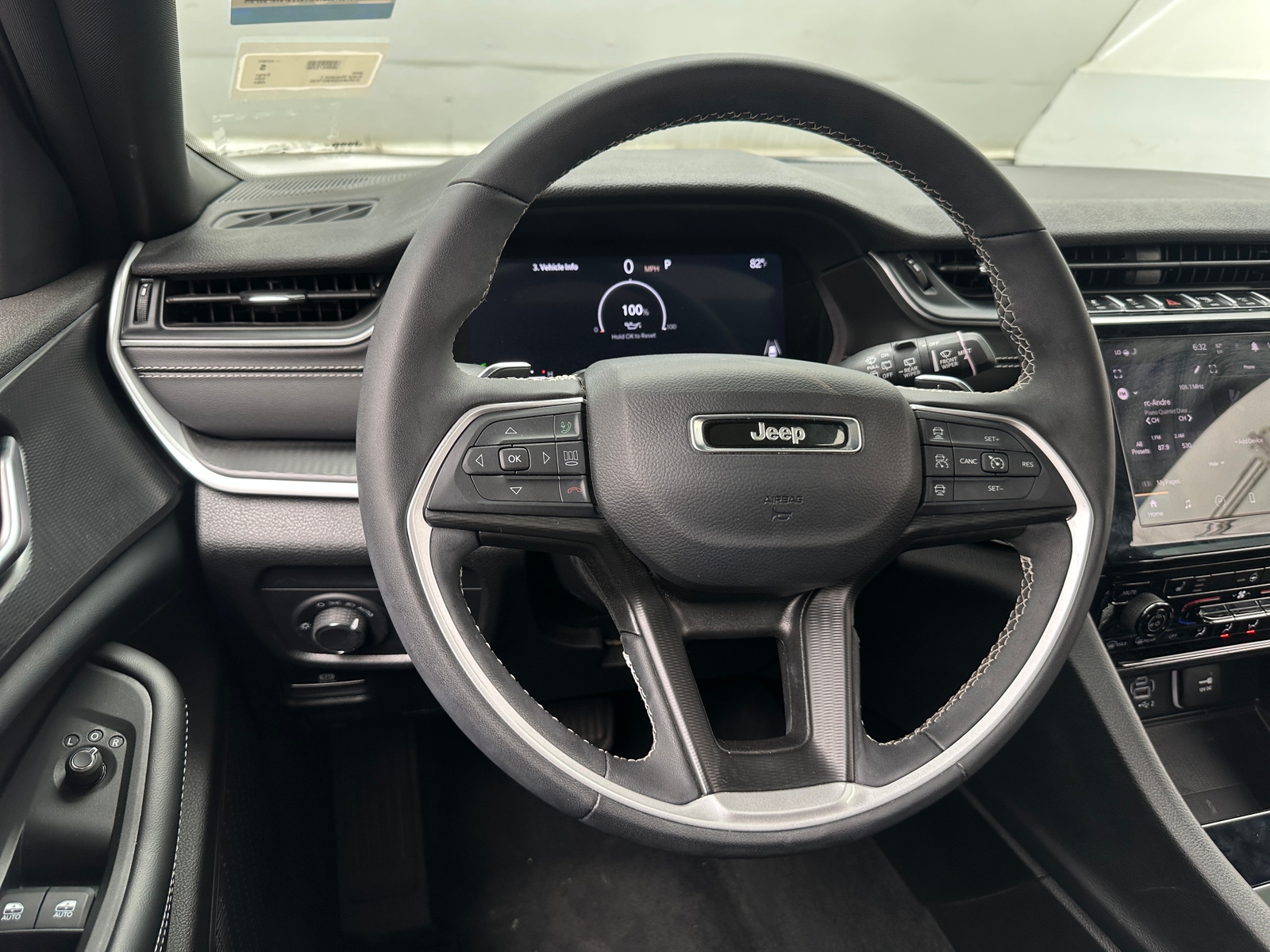 Thumbnail: 2024 Jeep Grand Cherokee L - 4