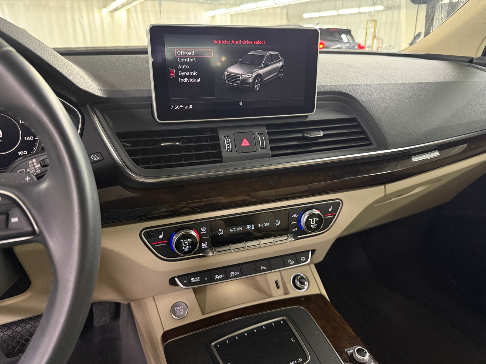 Thumbnail: 2020 Audi Q5 - 3