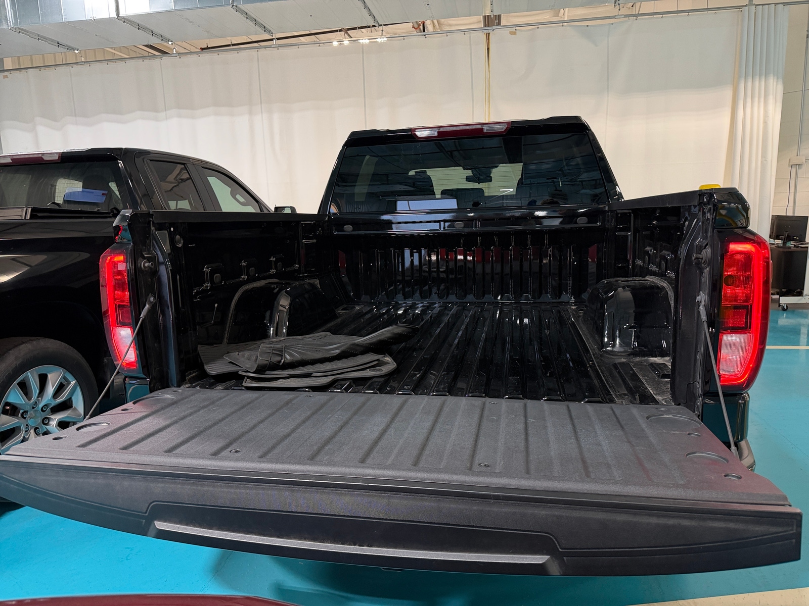 Thumbnail: 2024 GMC Sierra 1500 - 7