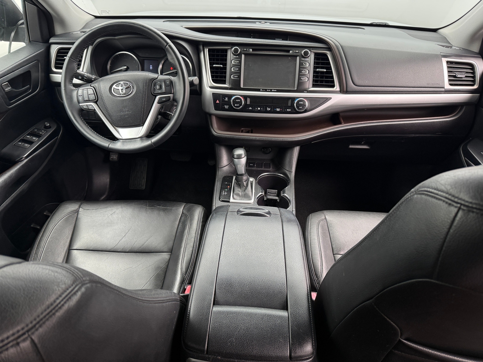 Thumbnail: 2016 Toyota Highlander - 2