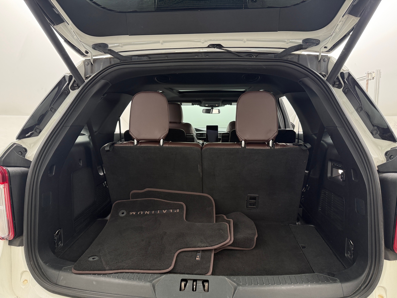 Thumbnail: 2021 Ford Explorer - 6