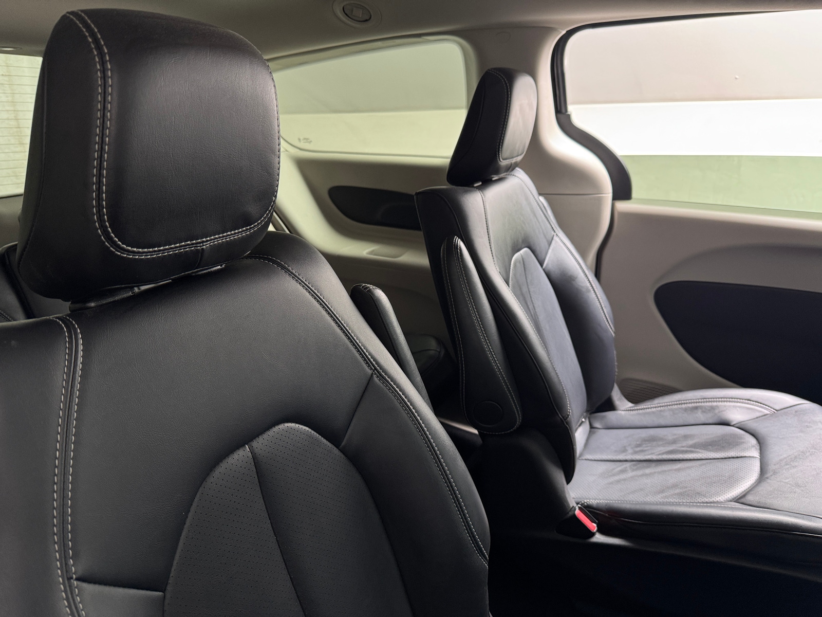 Thumbnail: 2024 Chrysler Pacifica - 5