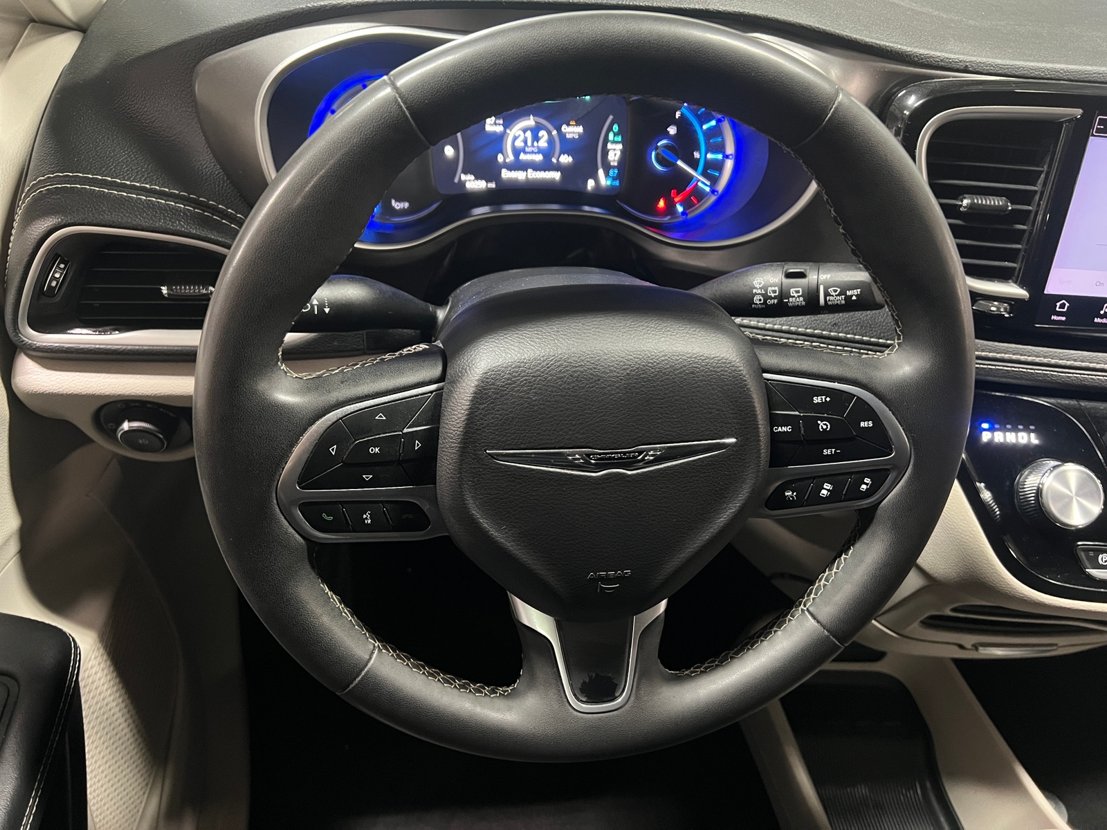 Thumbnail: 2024 Chrysler Pacifica - 4