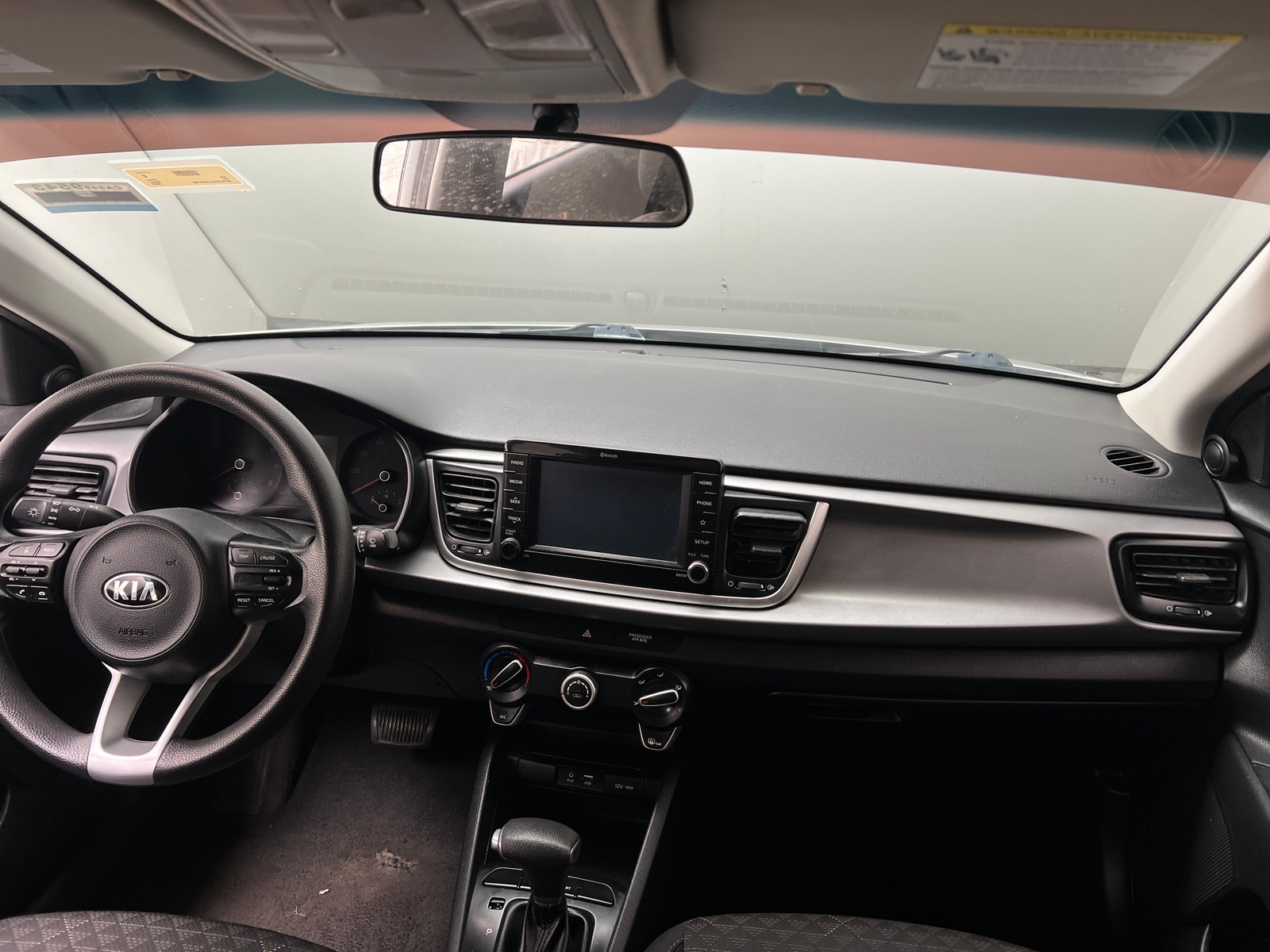 Thumbnail: 2020 Kia Rio - 3