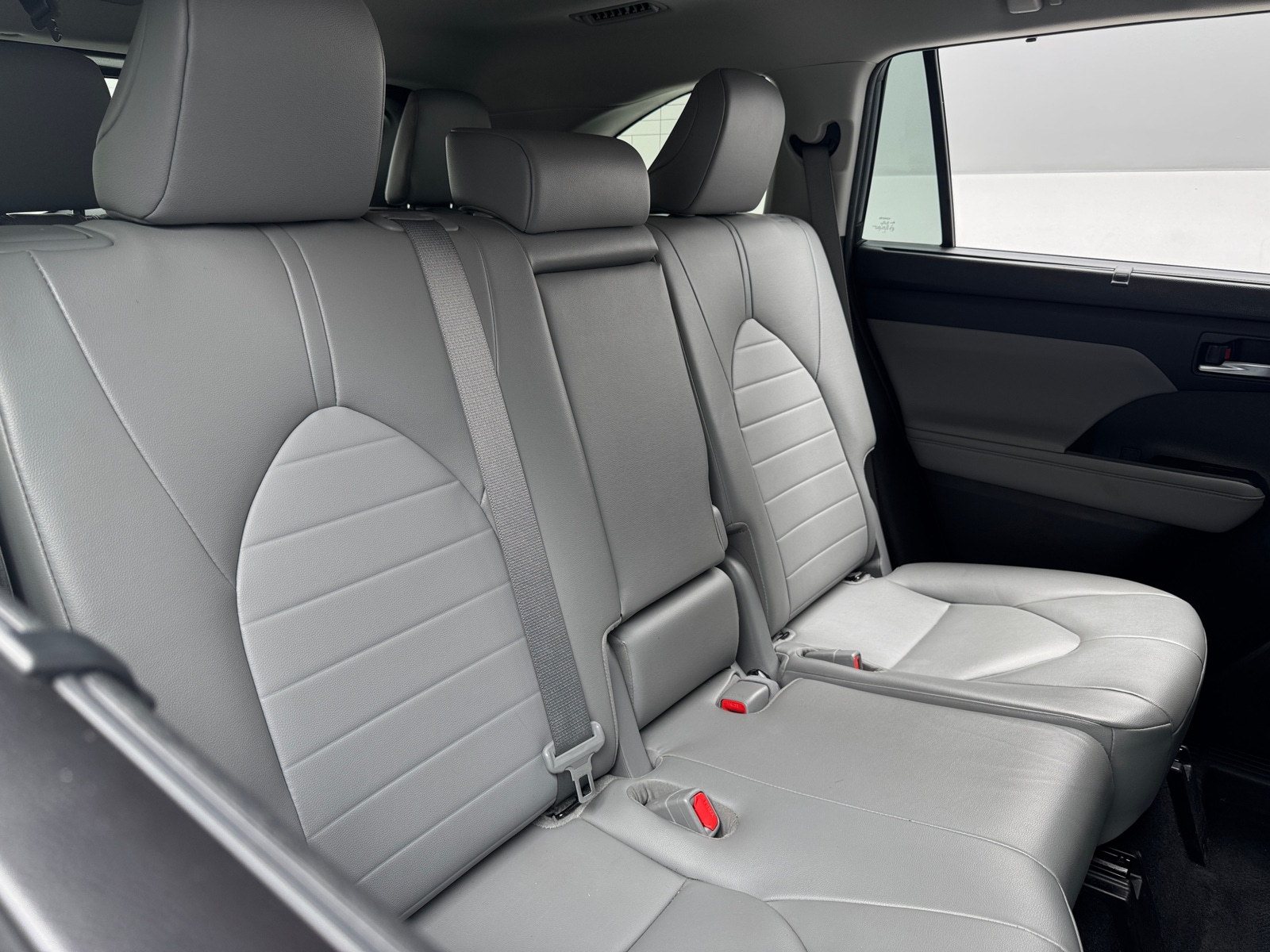 Thumbnail: 2023 Toyota Highlander - 5