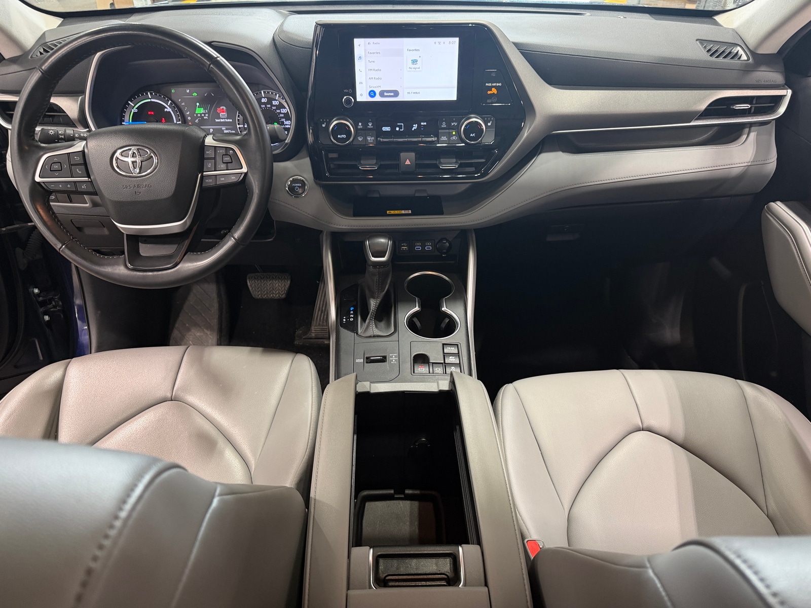Thumbnail: 2023 Toyota Highlander - 2