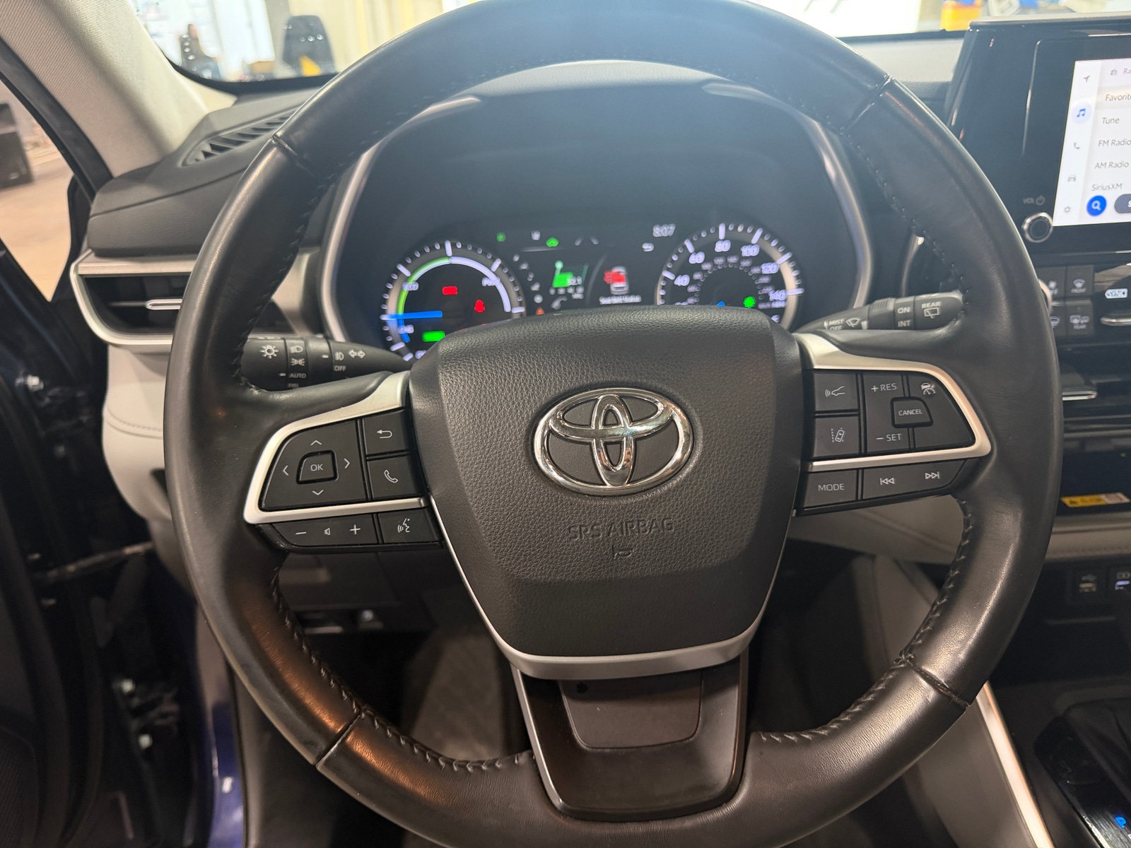 Thumbnail: 2023 Toyota Highlander - 4