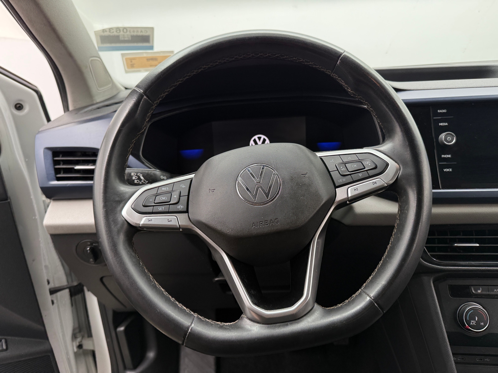 Thumbnail: 2022 Volkswagen Taos - 5