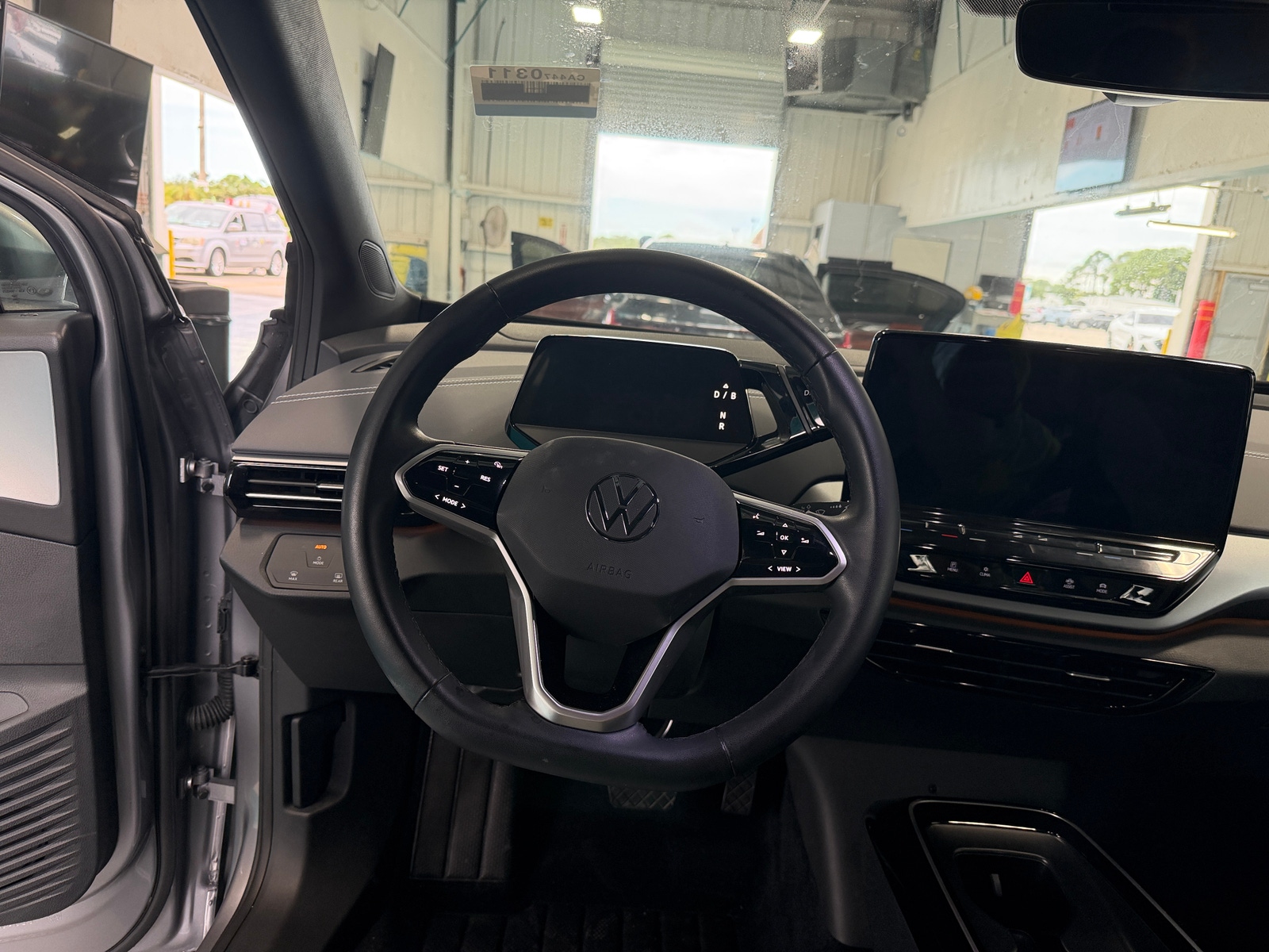 Thumbnail: 2023 Volkswagen ID.4 - 5