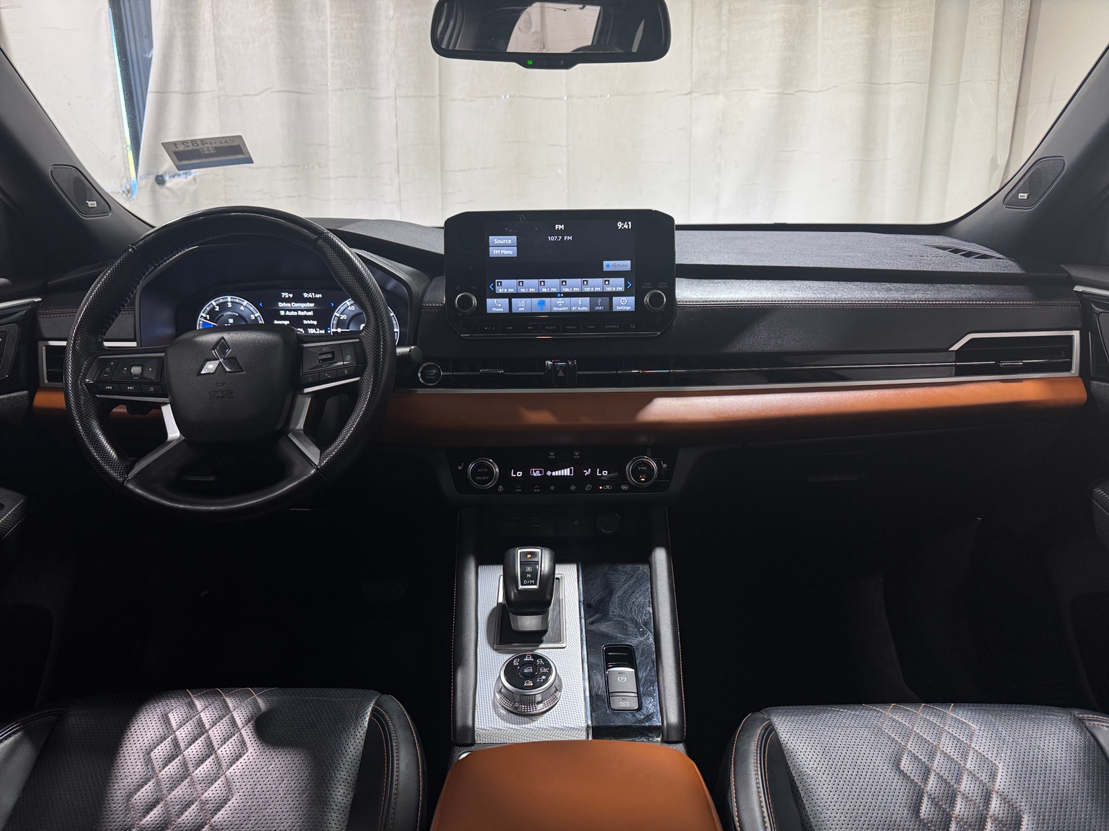 Thumbnail: 2024 Mitsubishi Outlander - 2
