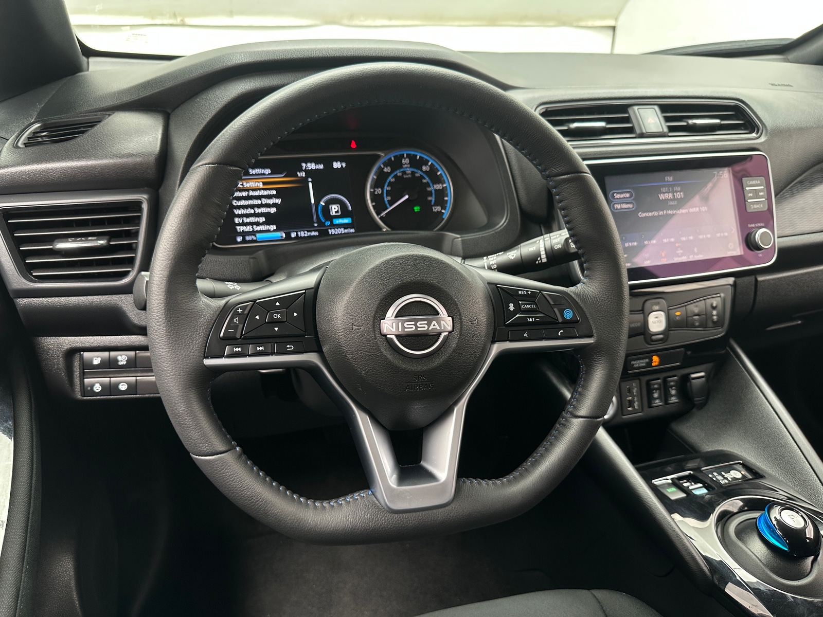 Thumbnail: 2025 Nissan Leaf - 5