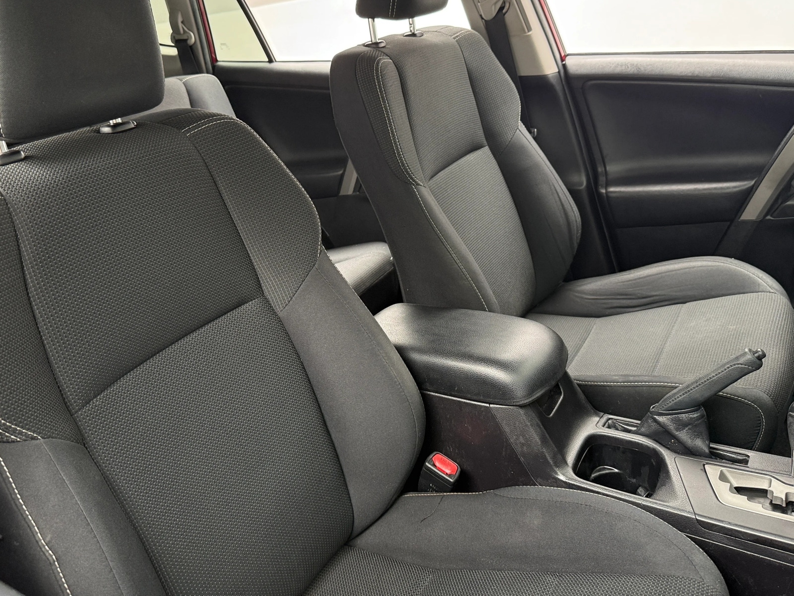 Thumbnail: 2018 Toyota RAV4 - 2