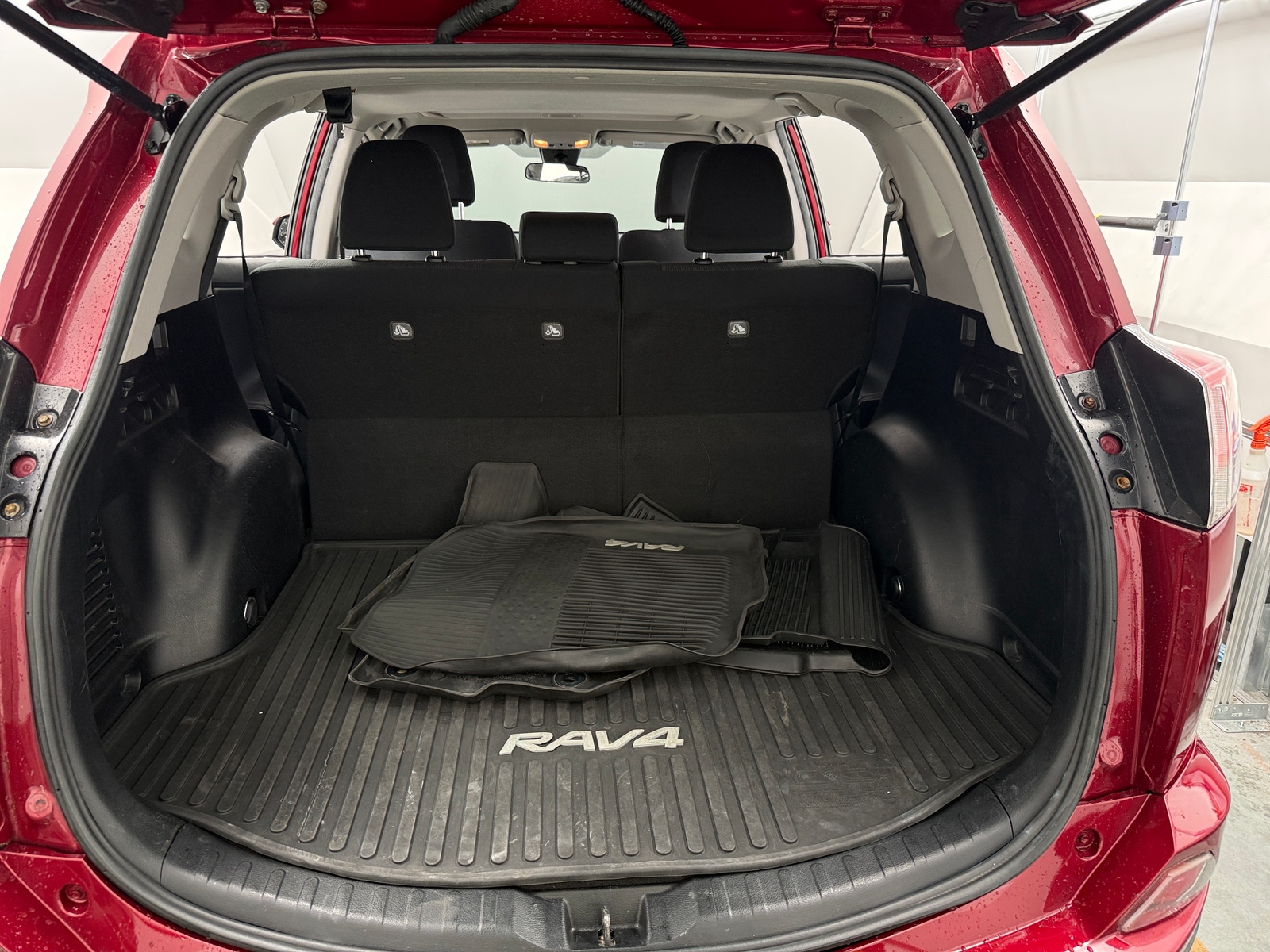 Thumbnail: 2018 Toyota RAV4 - 7
