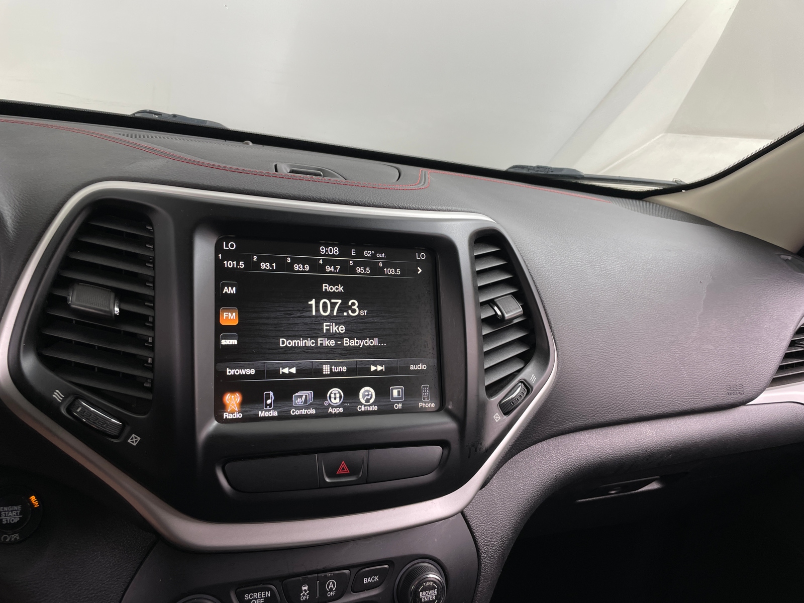 Thumbnail: 2017 Jeep Cherokee - 4
