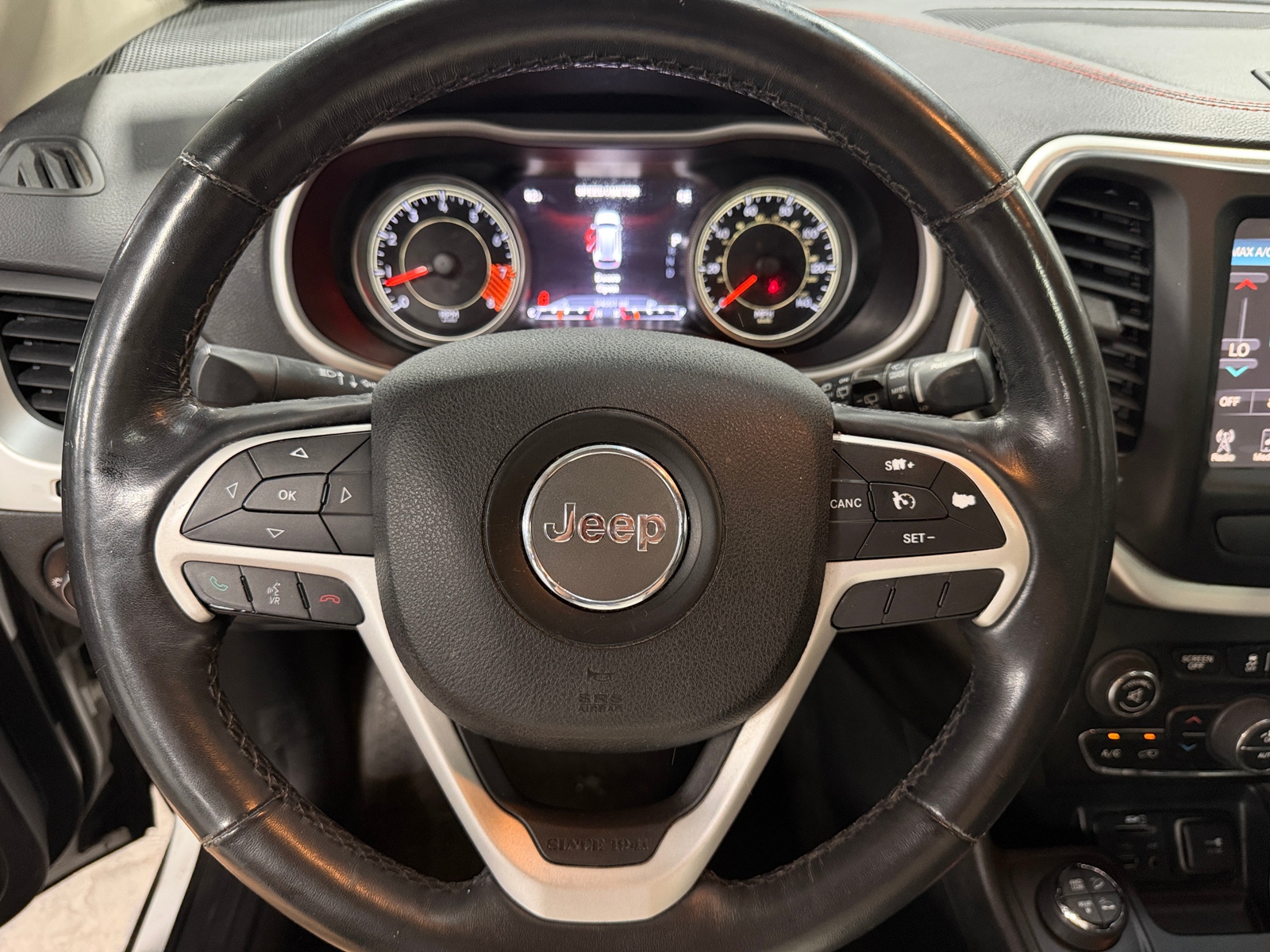 Thumbnail: 2015 Jeep Cherokee - 4