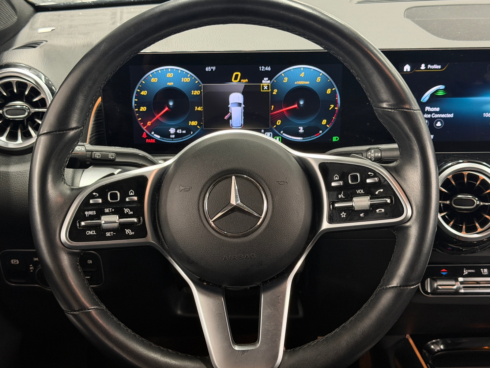 Thumbnail: 2023 Mercedes-Benz GLB - 4