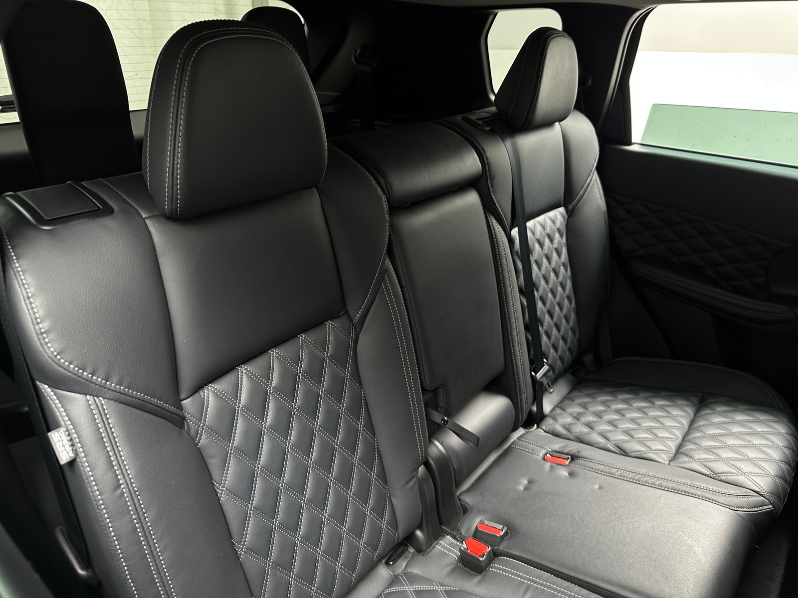 Thumbnail: 2022 Mitsubishi Outlander - 6
