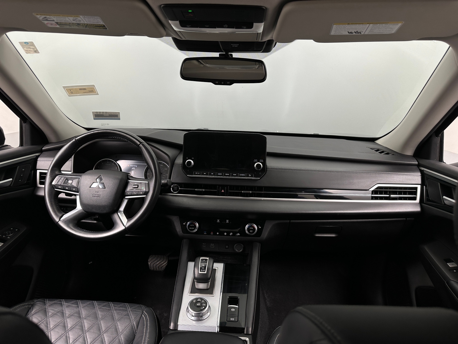 Thumbnail: 2022 Mitsubishi Outlander - 3