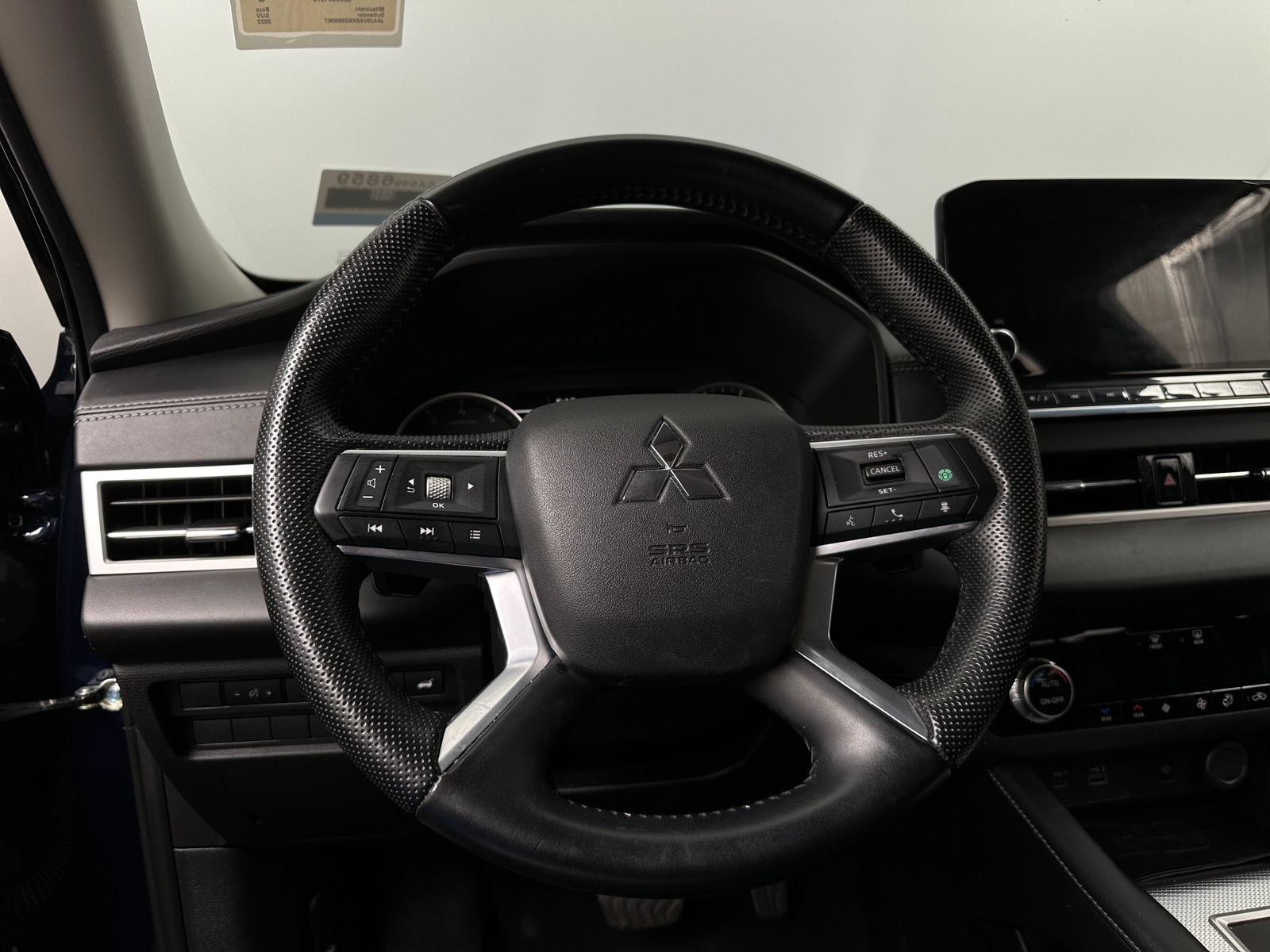 Thumbnail: 2022 Mitsubishi Outlander - 5