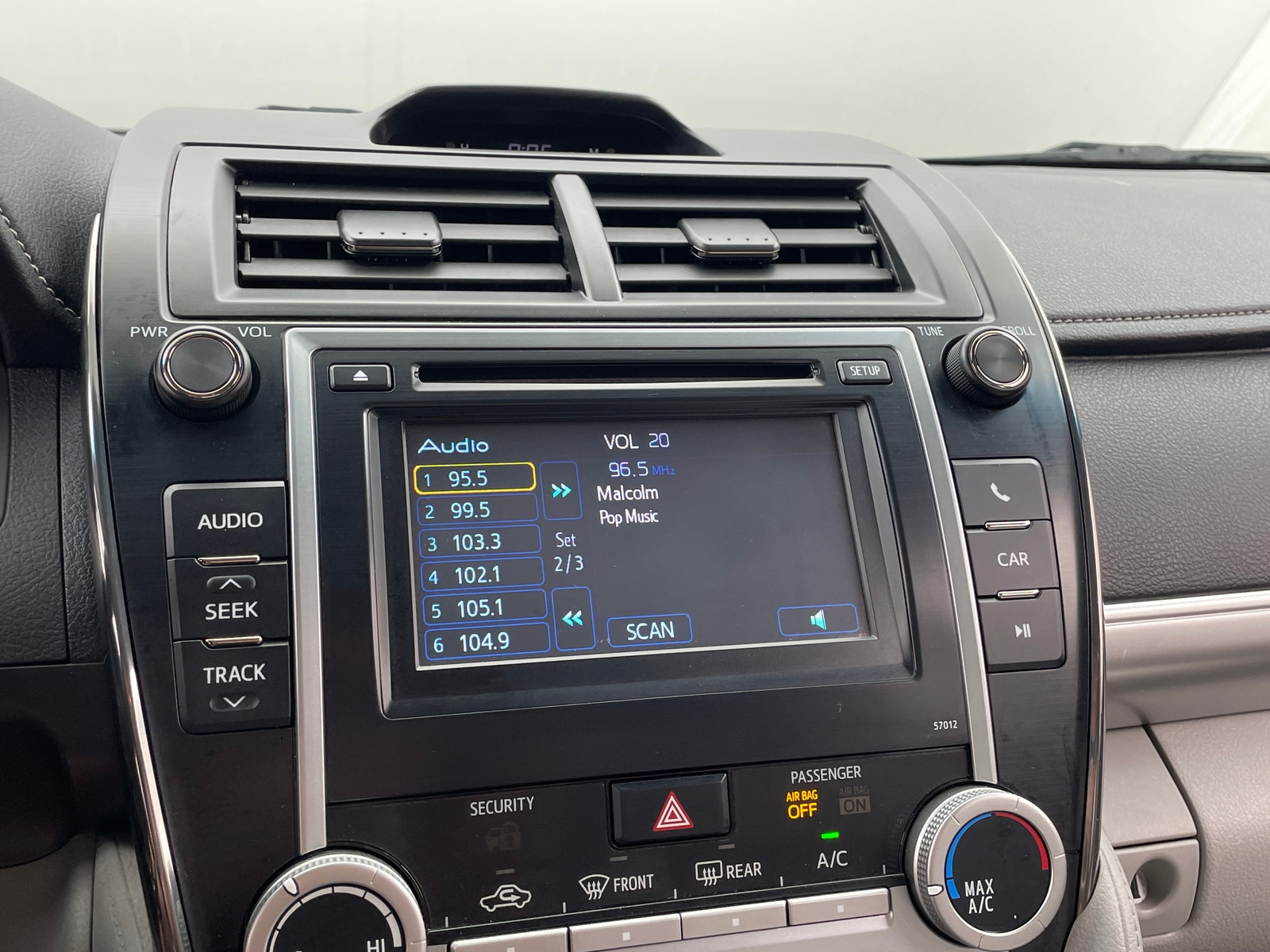 Thumbnail: 2012 Toyota Camry - 4