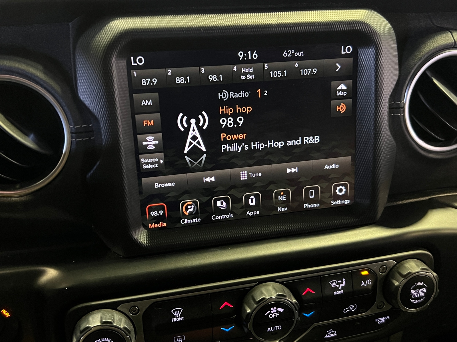Thumbnail: 2022 Jeep Wrangler - 3