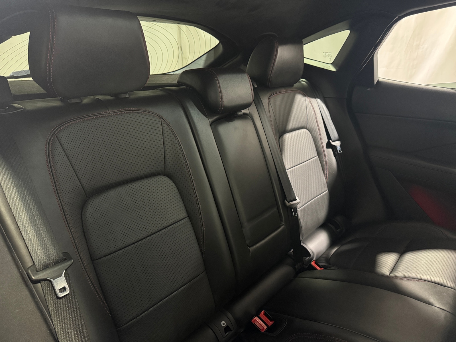 Thumbnail: 2018 Jaguar E-Pace - 5
