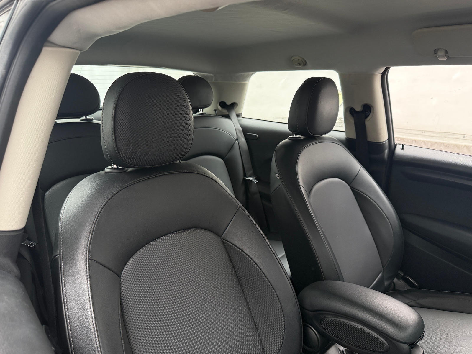 Thumbnail: 2015 MINI Cooper Hardtop - 2