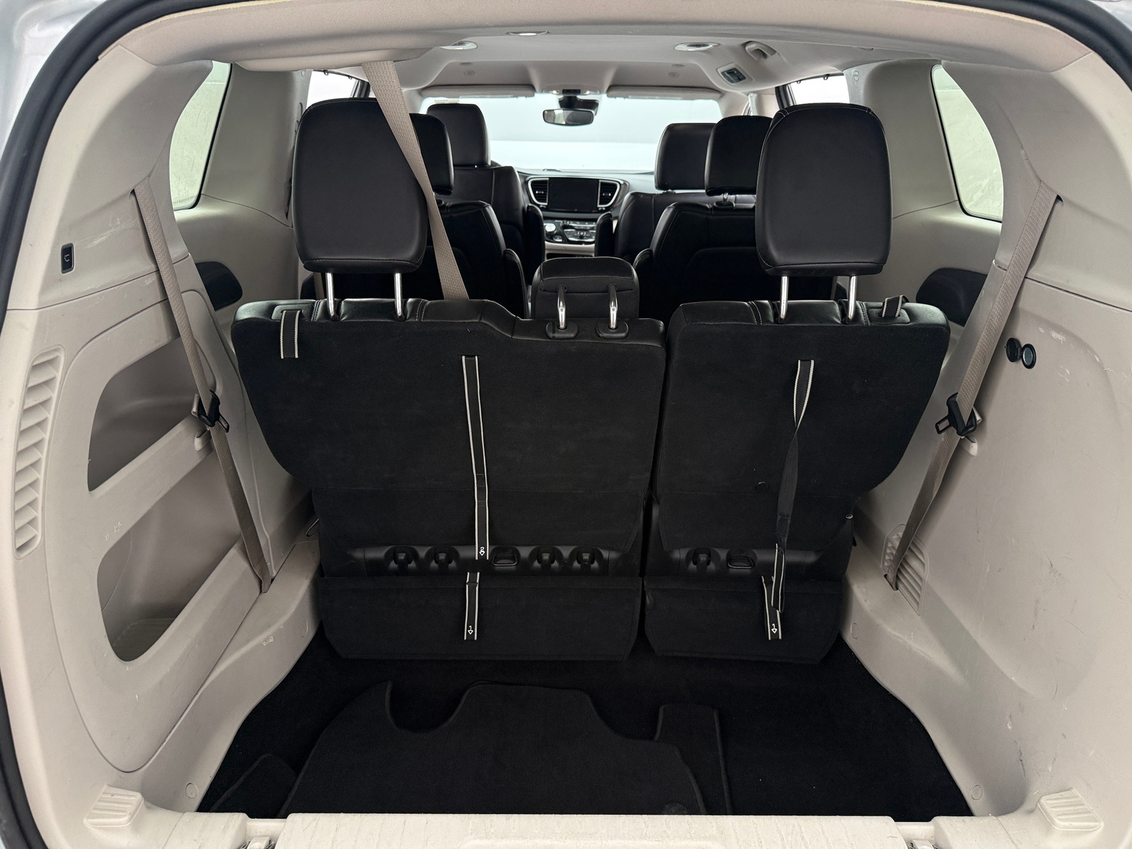 Thumbnail: 2024 Chrysler Pacifica - 6