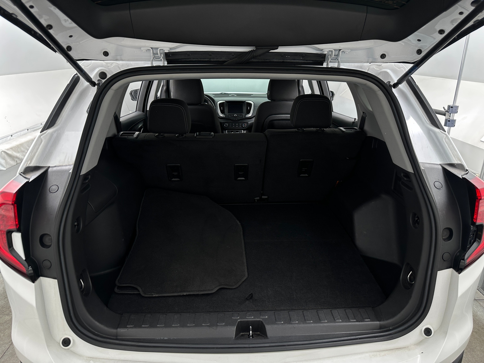 Thumbnail: 2024 GMC Terrain - 7
