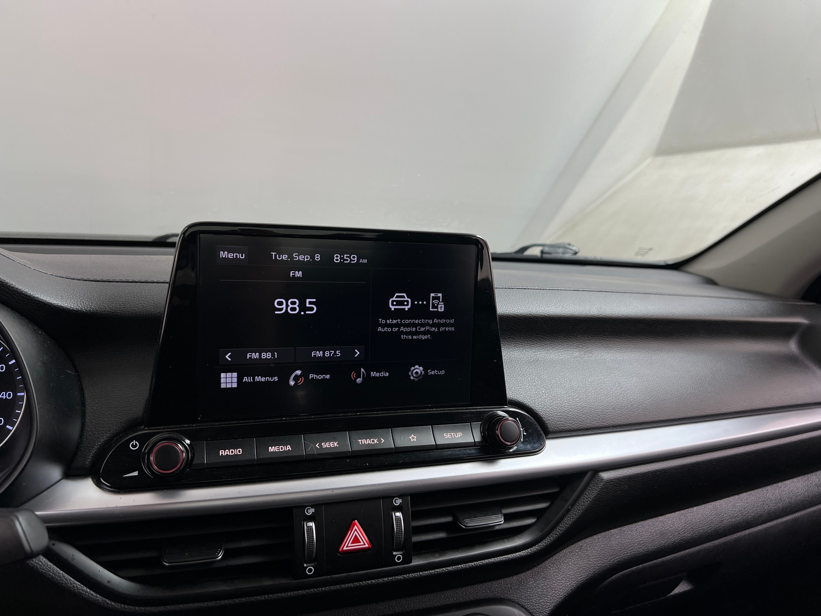 Thumbnail: 2023 Kia Forte - 4