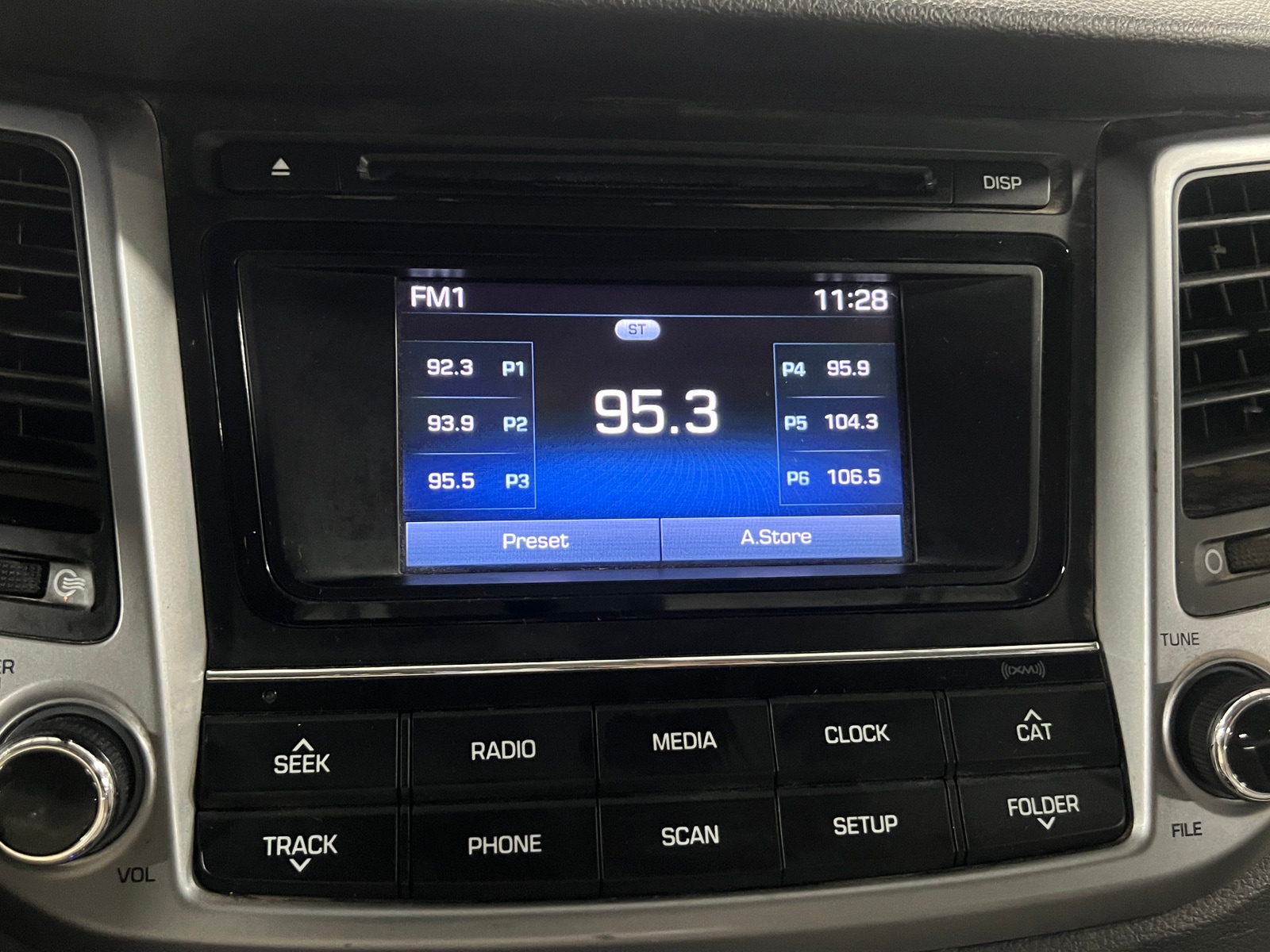 Thumbnail: 2017 Hyundai Tucson - 4
