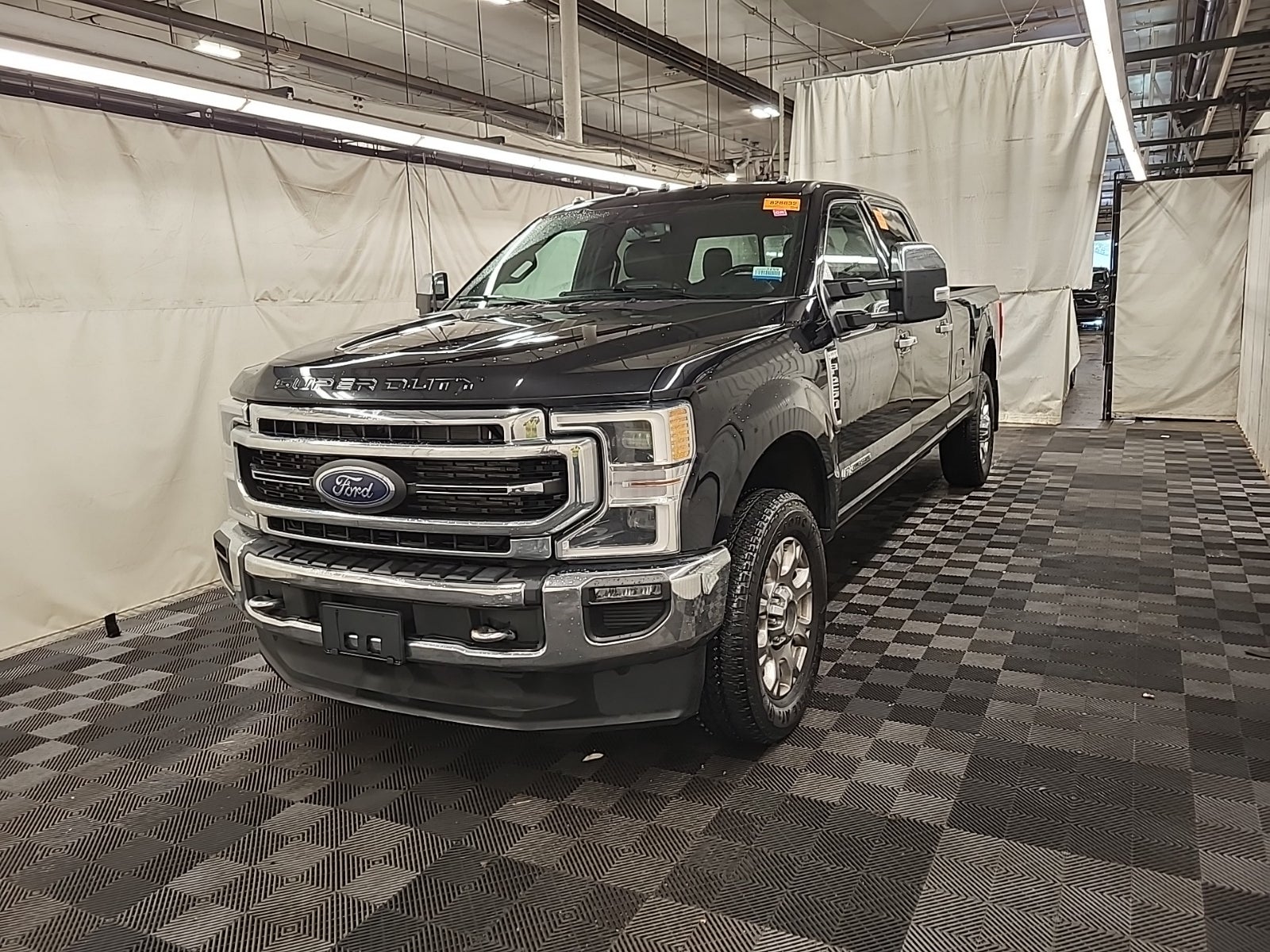 2022 Ford F-250 Lariat 4WD Crew Cab 8' Box