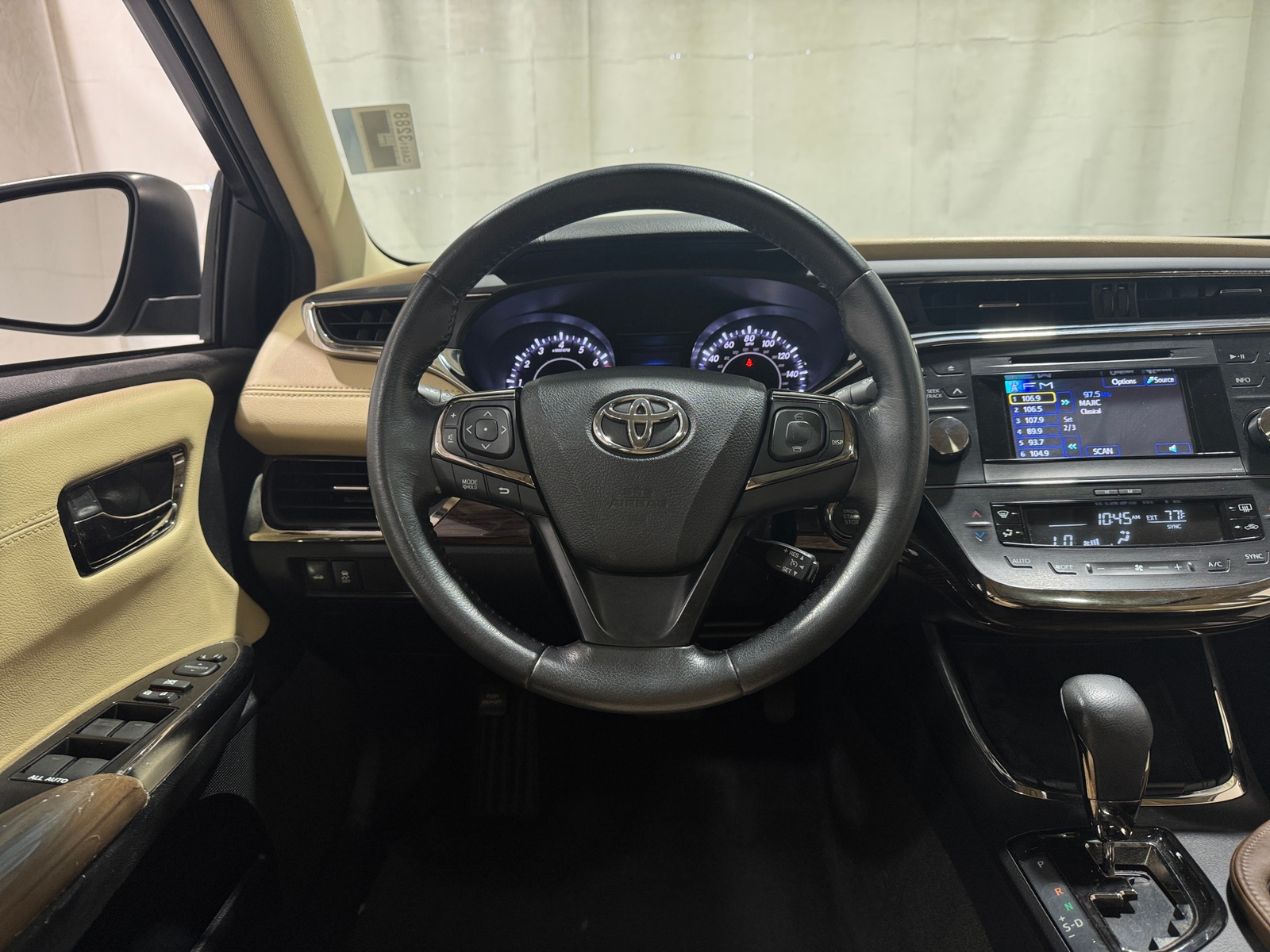 Thumbnail: 2013 Toyota Avalon - 4