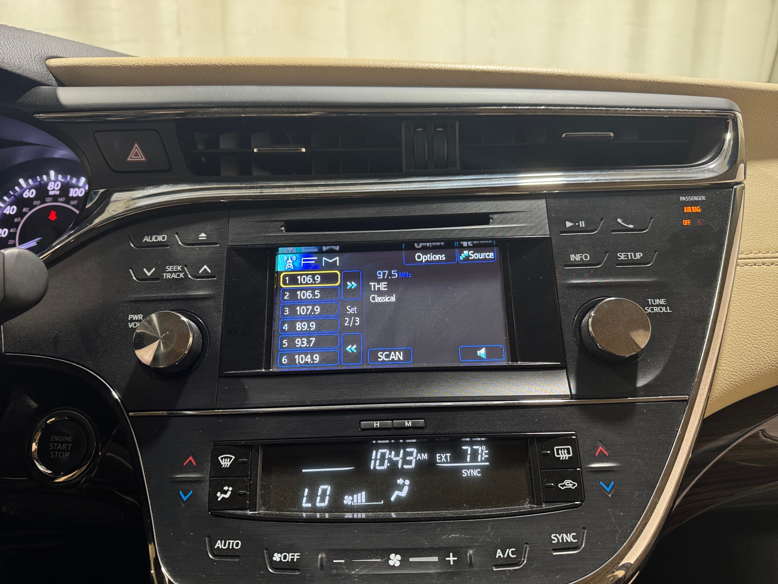 Thumbnail: 2013 Toyota Avalon - 3