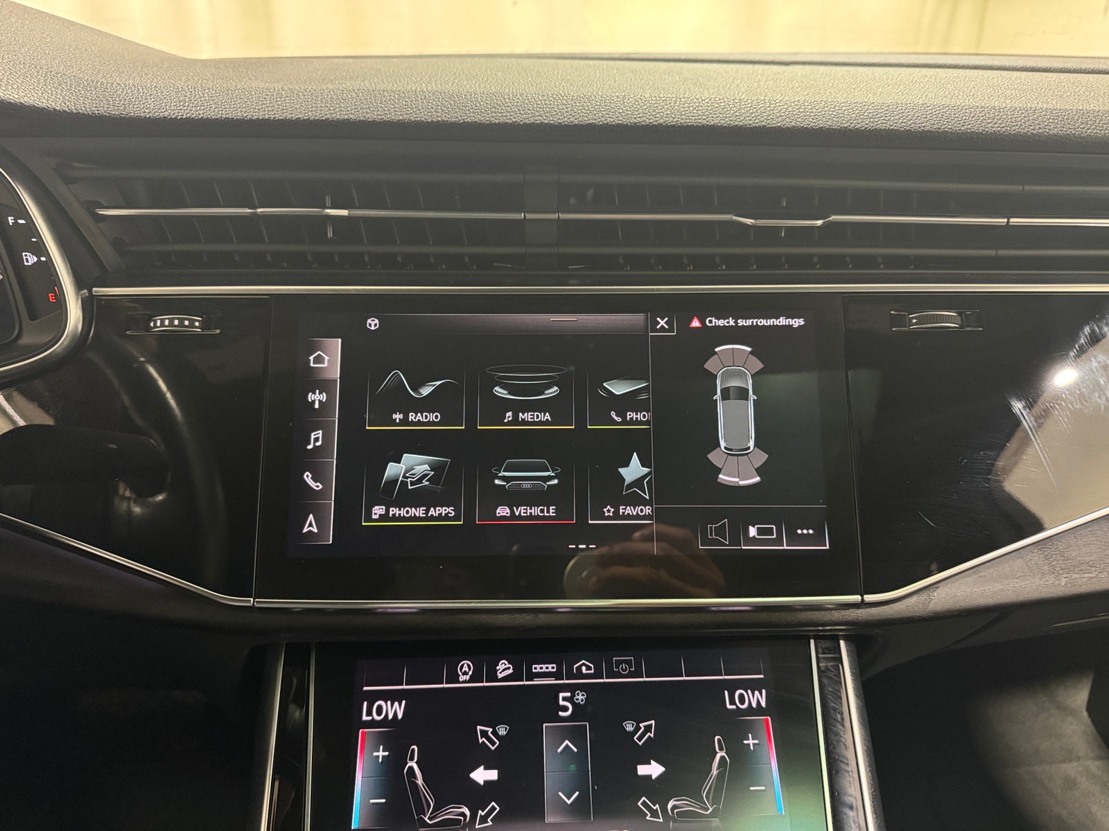 Thumbnail: 2021 Audi Q7 - 3