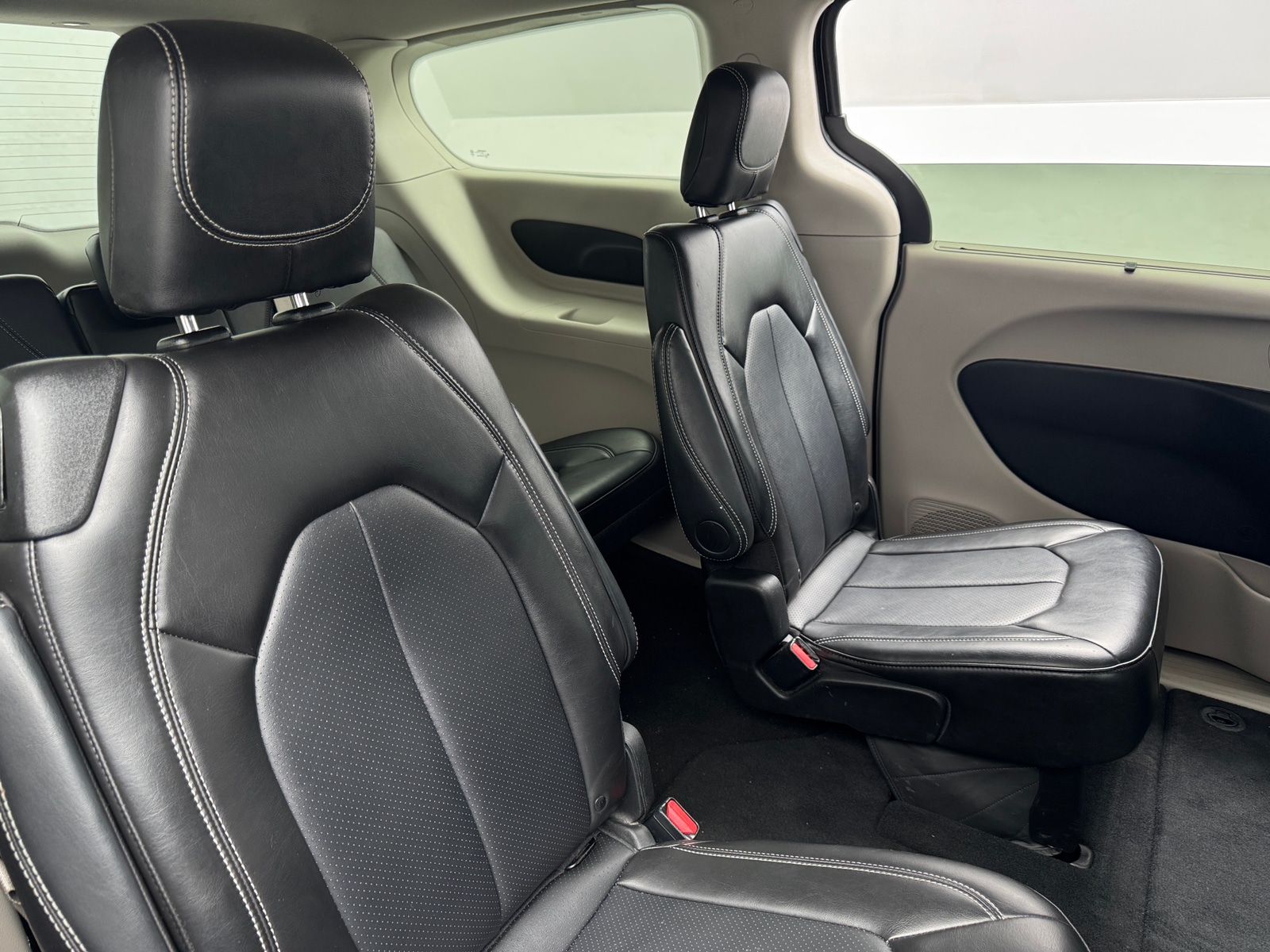 Thumbnail: 2024 Chrysler Pacifica - 5