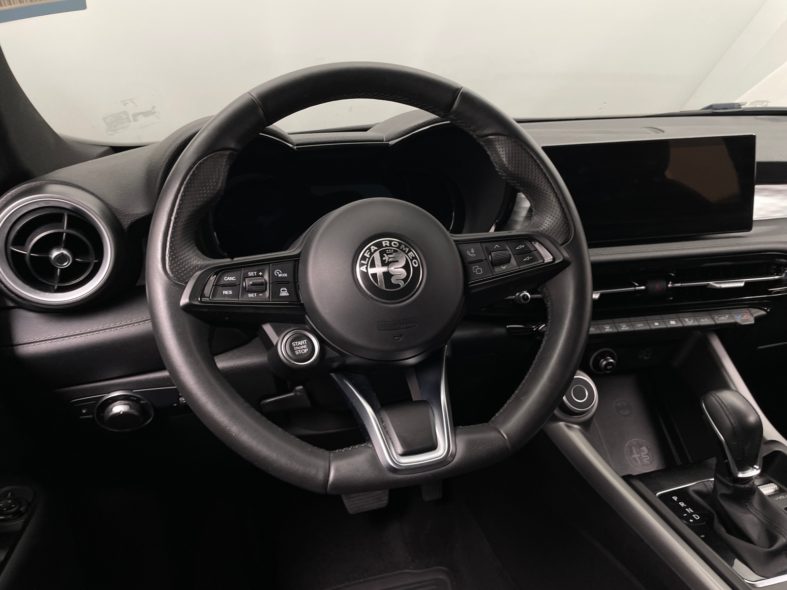 Thumbnail: 2024 Alfa Romeo Tonale - 4
