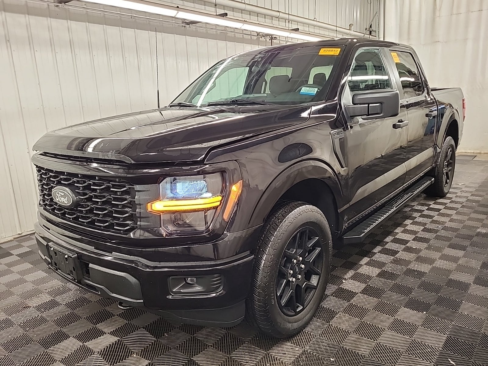 2025 Ford F-150 STX 4WD Supercrew 5.5' Box
