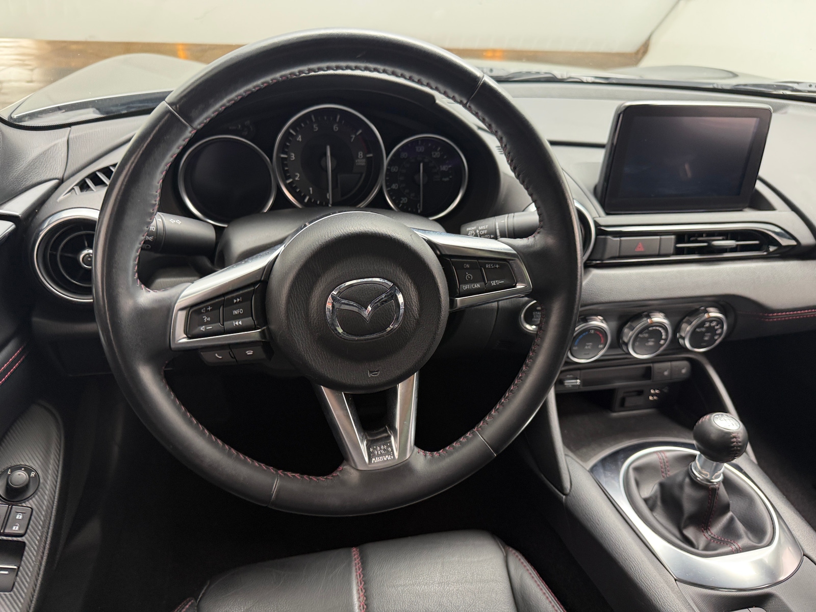 Thumbnail: 2018 Mazda MX-5 Miata - 4
